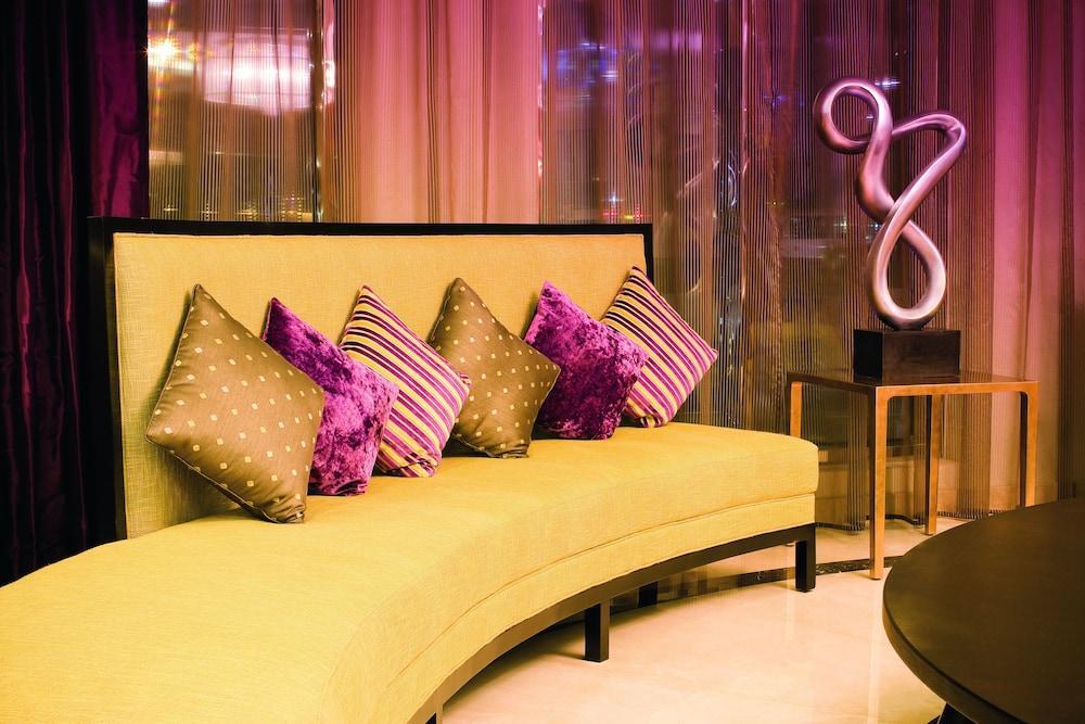 فندق أفاني ديرة دبي المظهر الخارجي الصورة A sofa